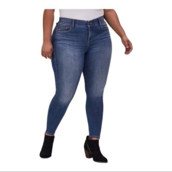 Torrid Dark Wash Skinny Jeans with Whiskering size 12R - Picture 1 of 16